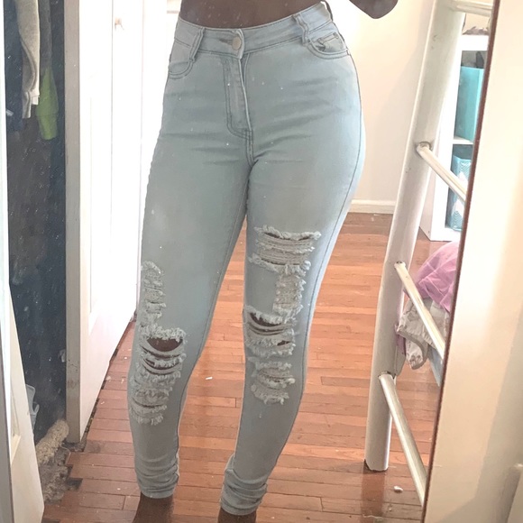 Light Wash Distressed Fashion Nova Jeans - Picture 14 of 16